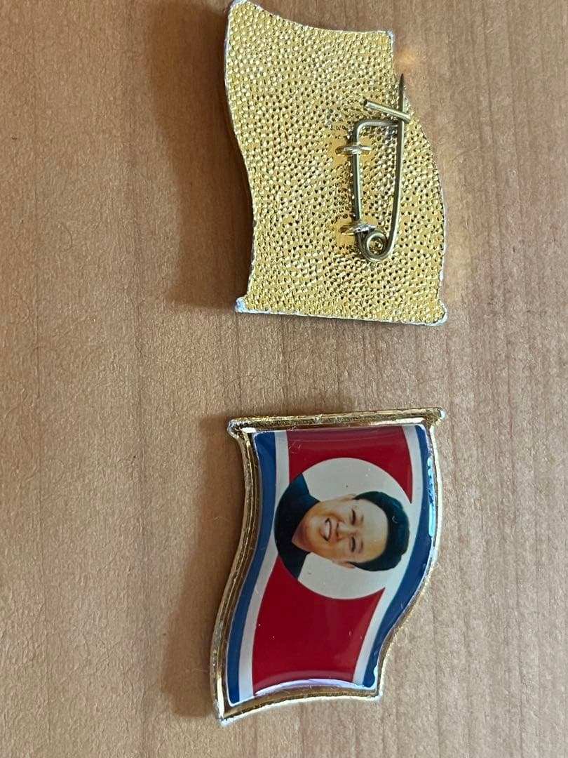北朝鮮 ピンバッジ セット