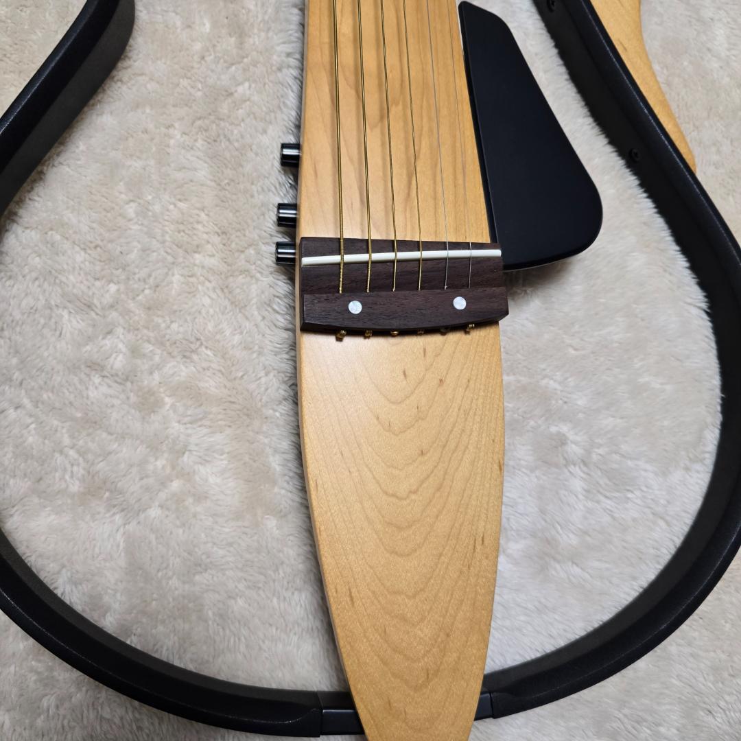 ヤマハ サイレントギター SLG-100S（チューナー、専用ケース、スタンド付）