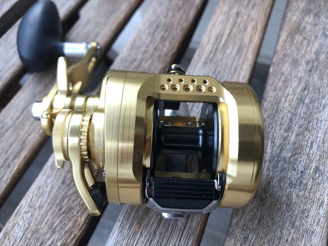 シマノ　オシアコンクエスト301XG （使用２回のみ）