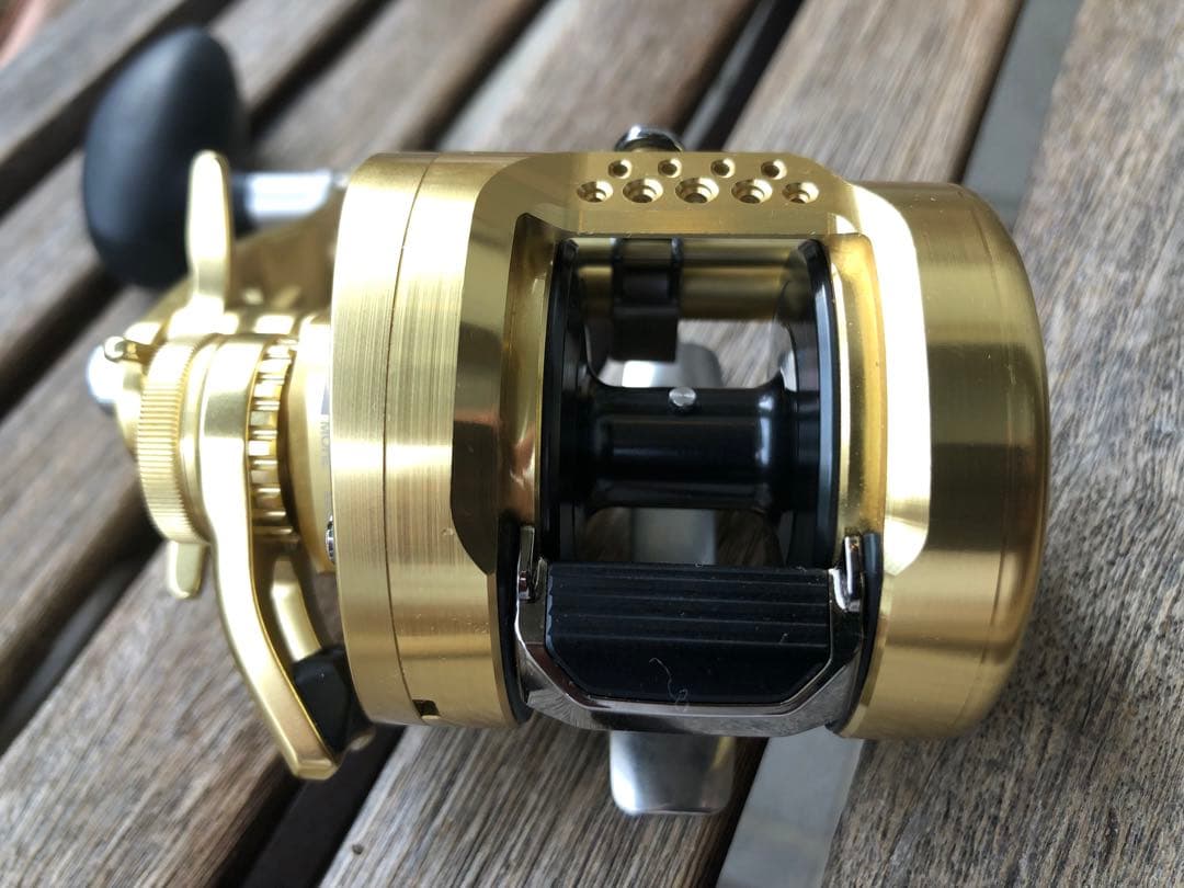 シマノ　オシアコンクエスト301XG （使用２回のみ）