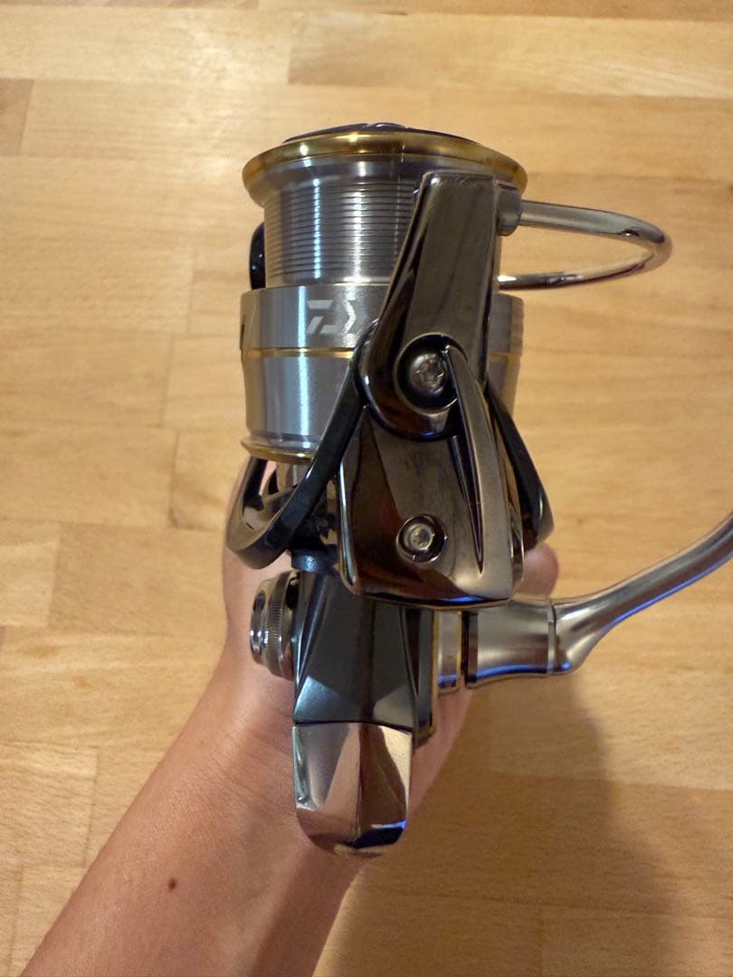 リール LUVIAS FC LT2000S