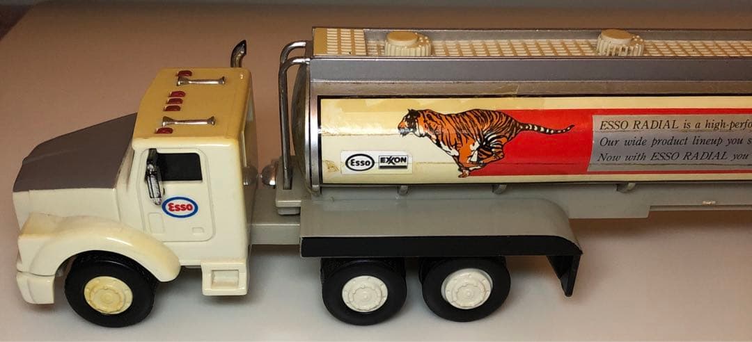 非売品 Esso 大型タンクローリー ミニチュア