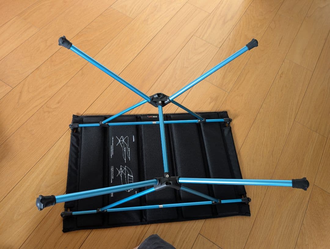 Helinox 折りたたみ式アウトドアテーブル ブラック/ブルー