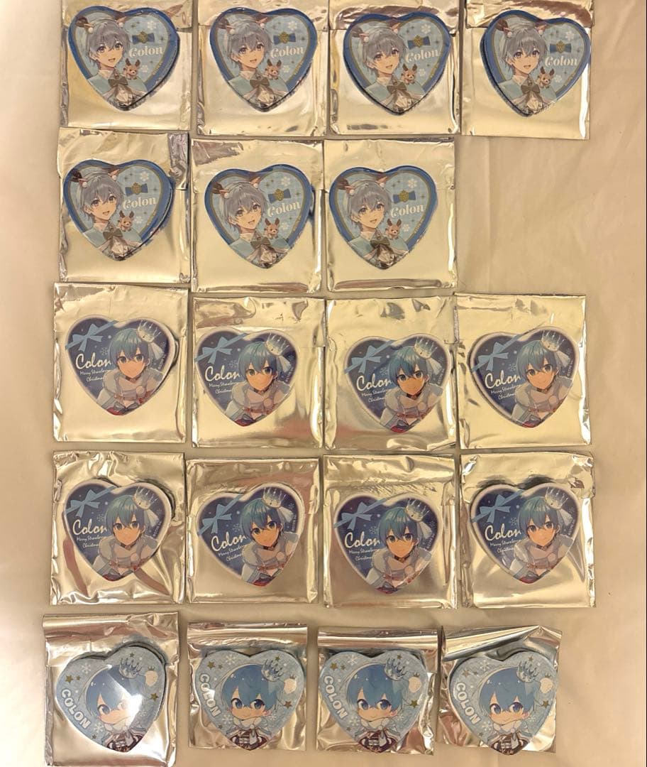 すとぷり　ころん2022クリスマスグッズ　ハート缶バッチ