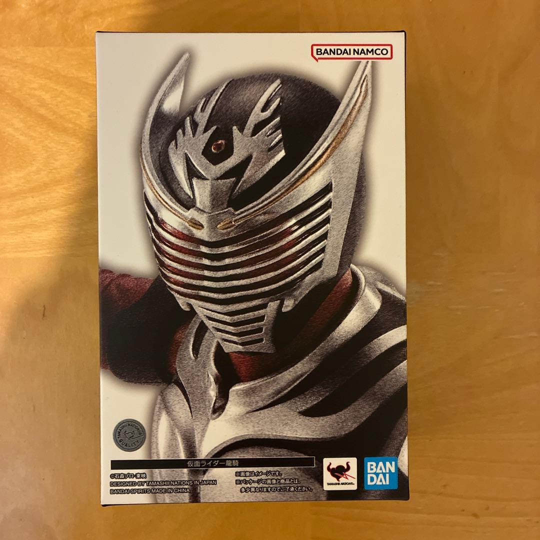 ラスト一個BANDAI SHフィギュアーツ真骨彫　仮面ライダー龍騎　新品未開封