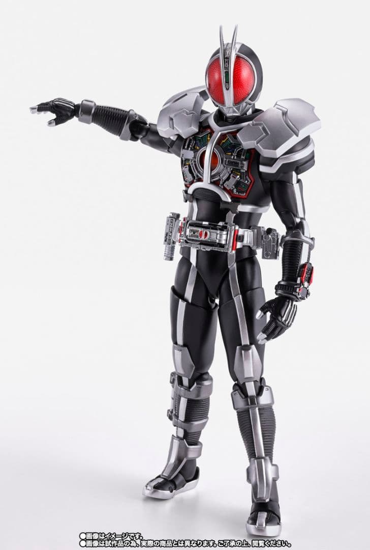 S.H.Figuarts（真骨彫製法） 仮面ライダーファイズ アクセルフォーム