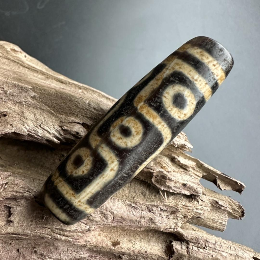 九眼老天珠 dzi 瑪瑙 チベタン/ジー ビーズ とんぼ玉 お守 ９眼 1471