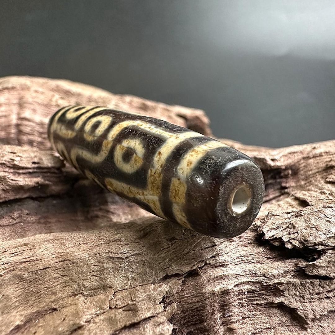 九眼老天珠 dzi 瑪瑙 チベタン/ジー ビーズ とんぼ玉 お守 ９眼 1471