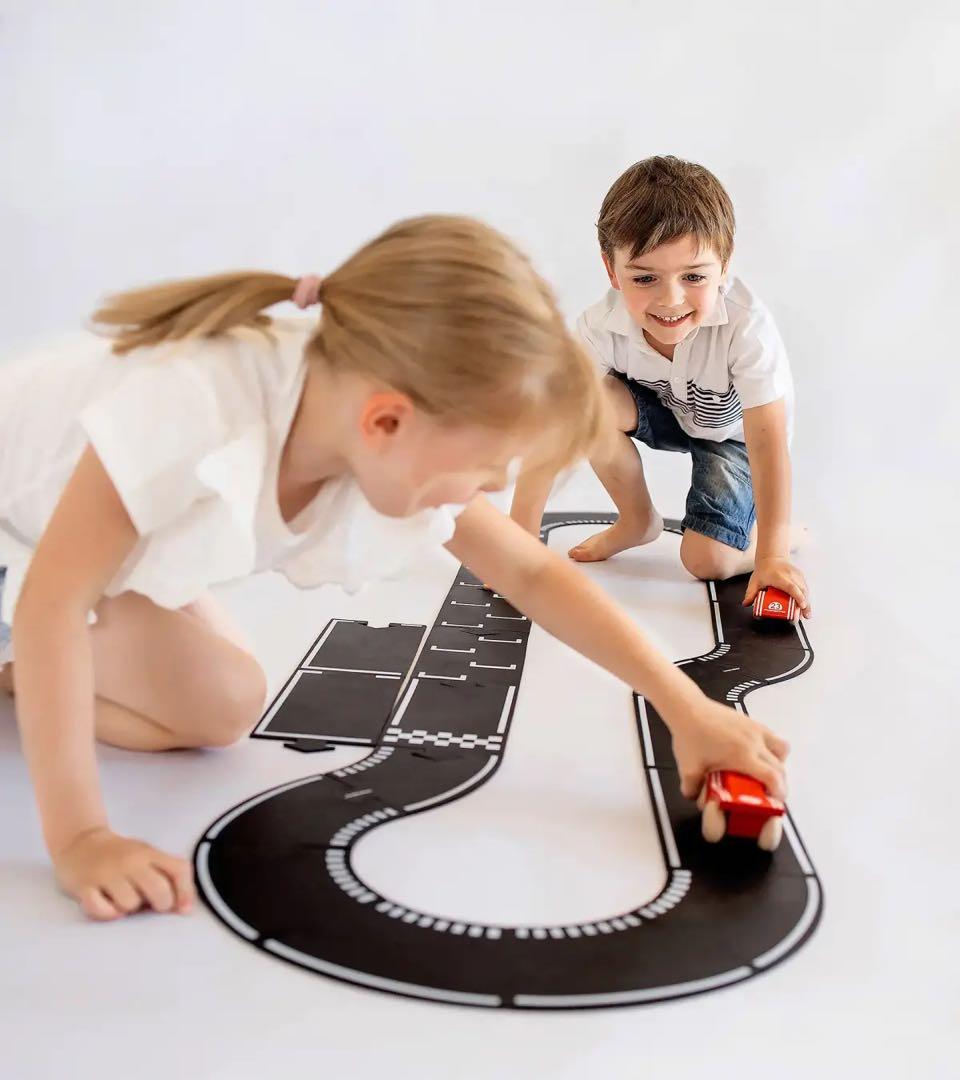 新品　PORSCHE LEIPZIG TRACKポルシェ　ライプツィヒ　おもちゃ