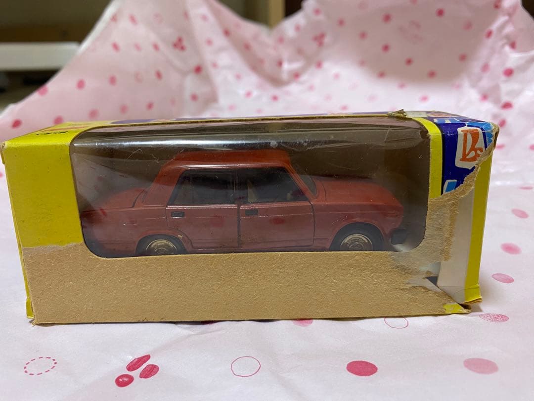 旧ソ連 ソビエト製 ミニカー LADA ラーダ VAZ-2105 1/43