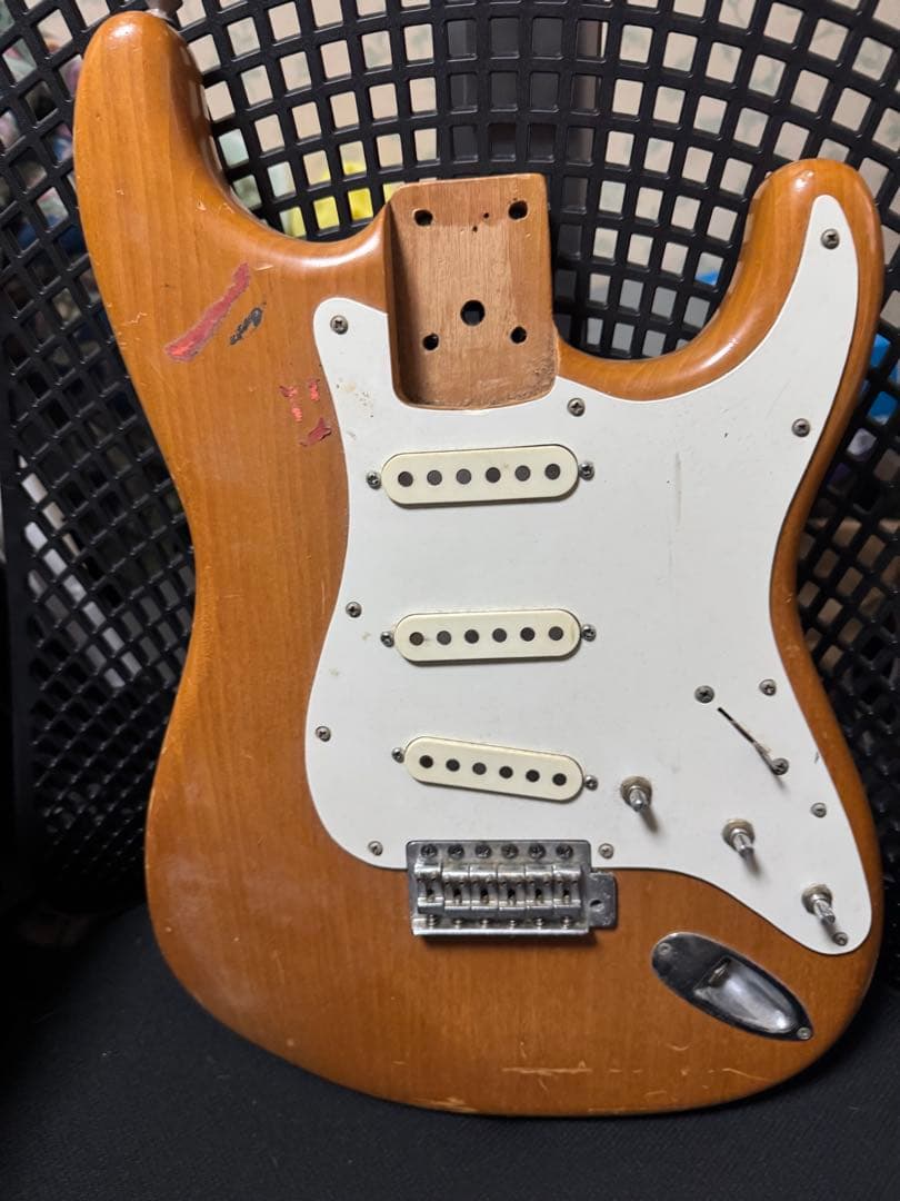 エレキギター　ボディ　ネック　ビンテージ　vintage フェルナンデス