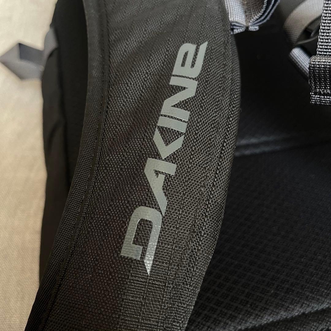 Dakine Heli Pack 12L ボード用バックパック 黒（新品同様）