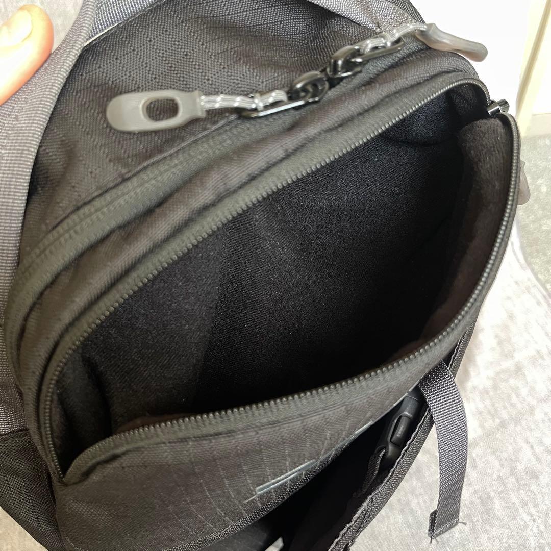 Dakine Heli Pack 12L ボード用バックパック 黒（新品同様）