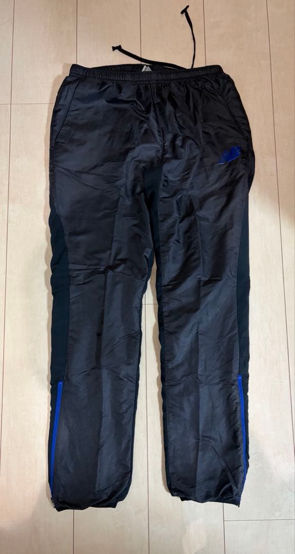 訳あり品　サガン鳥栖支給ウインドブレーカー上下セット【非売品】