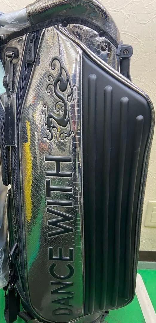 DANCE WITH DRAGONゴルフキャディバッグ ブラック/シルバー