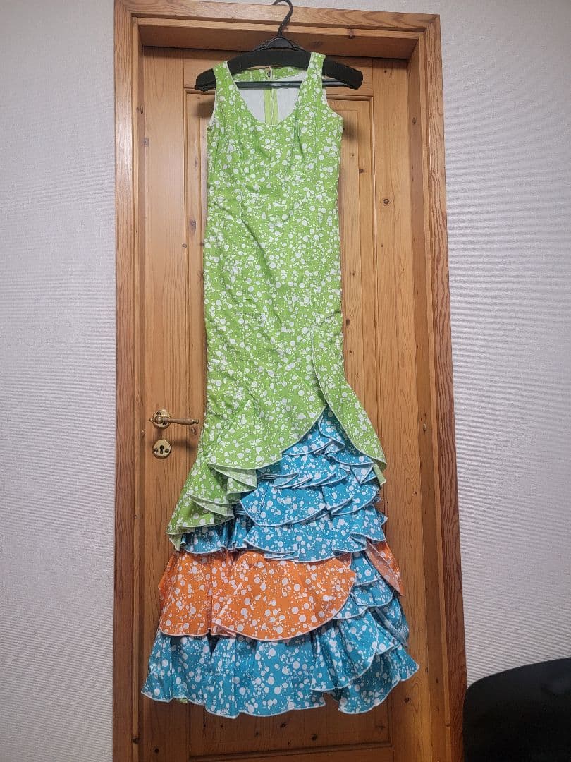 【値下げしました】スペイン製フラメンコワンピース ドット&小花柄