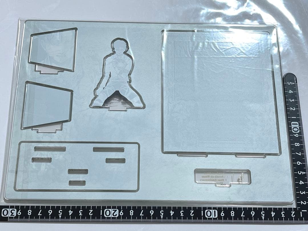 進撃の巨人 ANIQUE エルヴィン　リヴァイ　ハンジ　ジオラマ3点セット