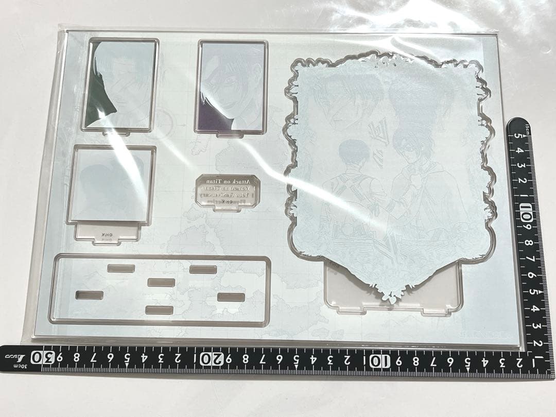 進撃の巨人 ANIQUE エルヴィン　リヴァイ　ハンジ　ジオラマ3点セット