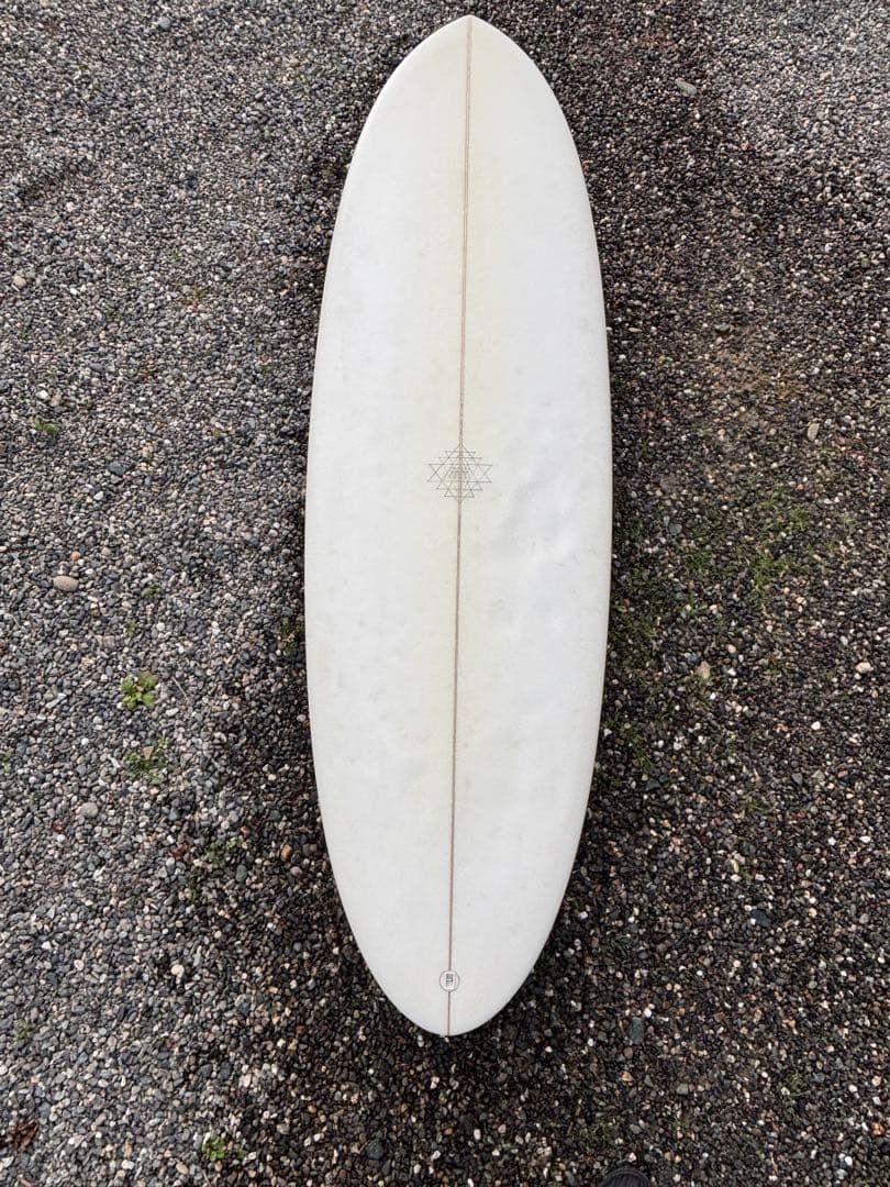 マンダラ　サーフボード　シモンズ