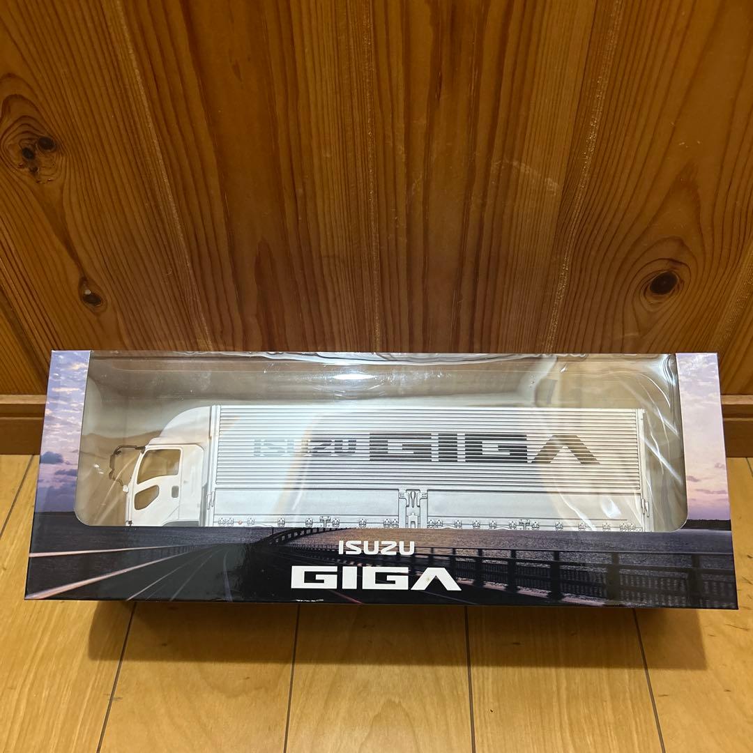 ISUZU GIGA 1/43 ミニカー