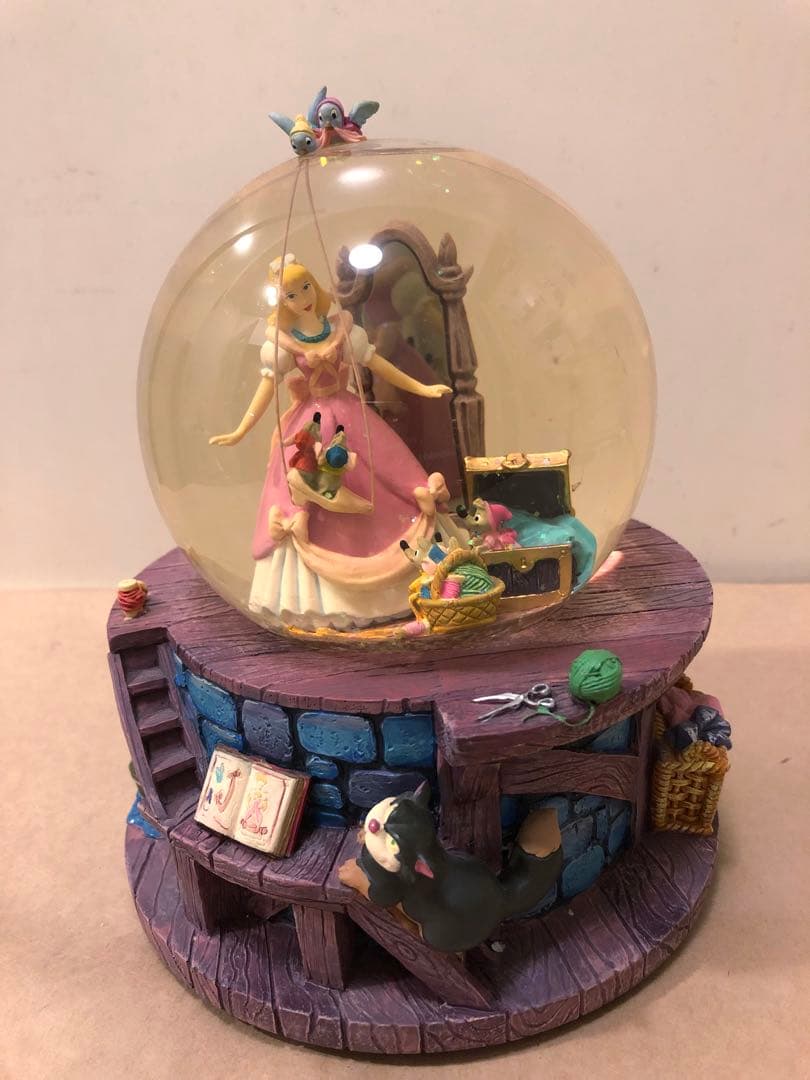 ディズニー　シンデレラ　ピンクのドレス　スノードーム　スノーグローブ