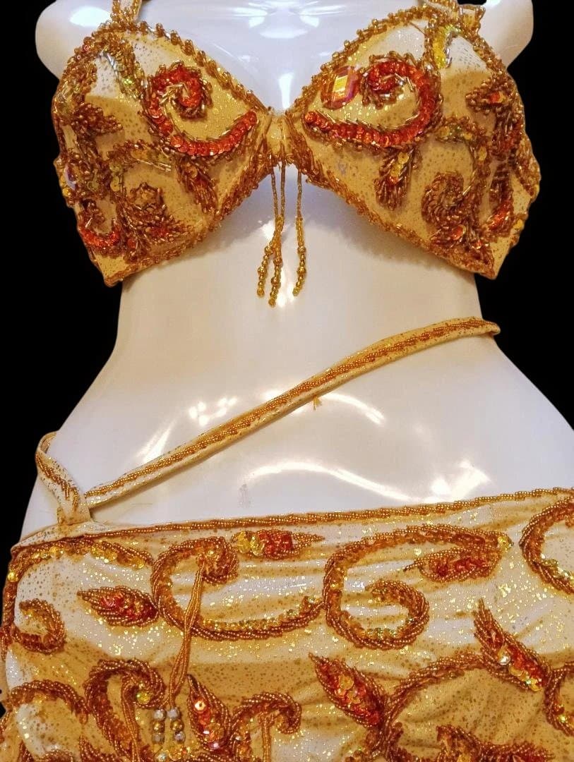 【新品sale】エジプト製ベリーダンス衣装Gold