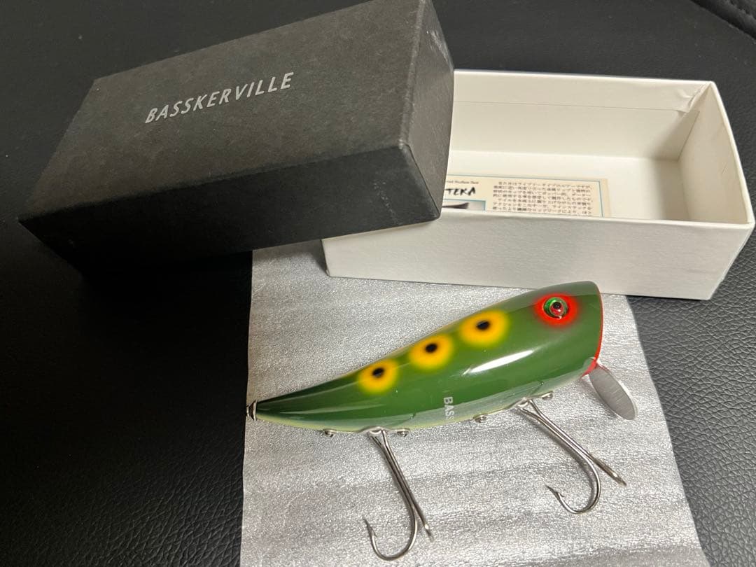 BASSKERVILLE コテカ　KOTEKA