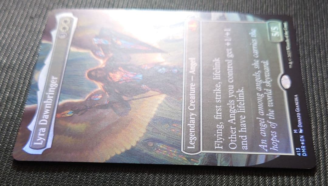 mtg 稀少個体 ボーダーレス FOIL 英語 黎明をもたらす者ライラ rvr