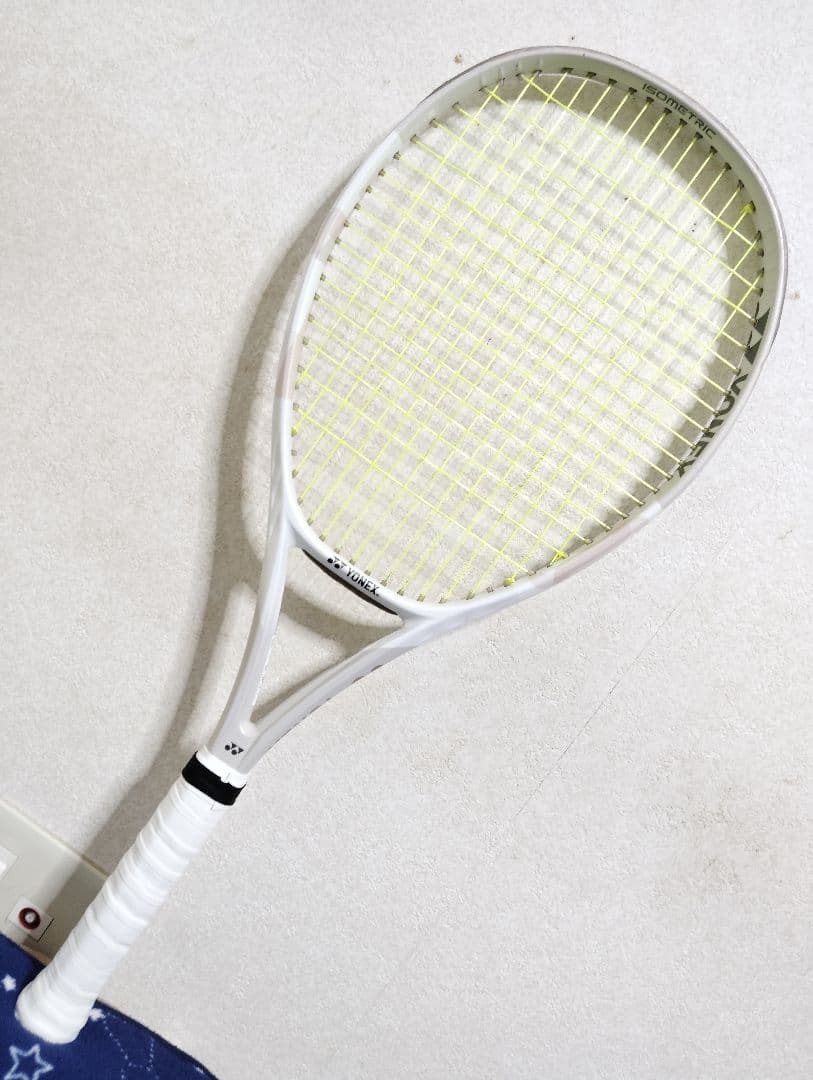本日限定依頼値下　国内正規品 YONEX VCORE 100 テニスラケット