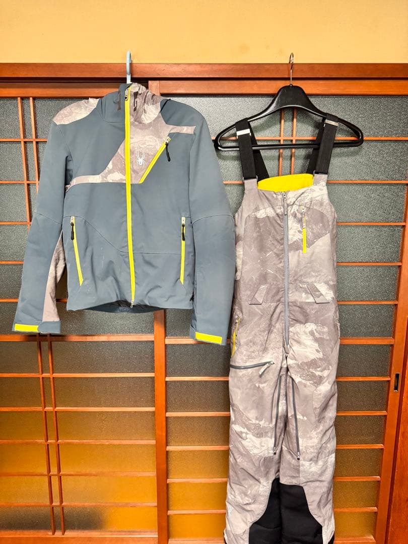 サチ12スパイダー　ウェア　上下セット