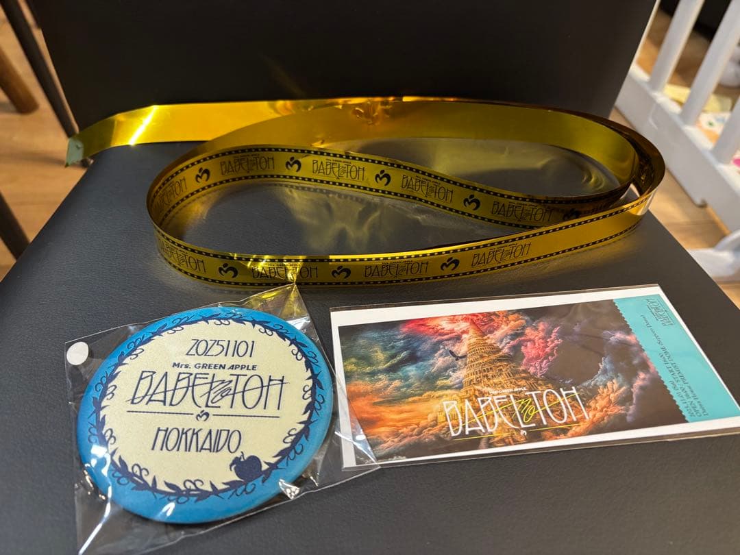 ミセス　バベル　金テープ　チケット　缶バッジ