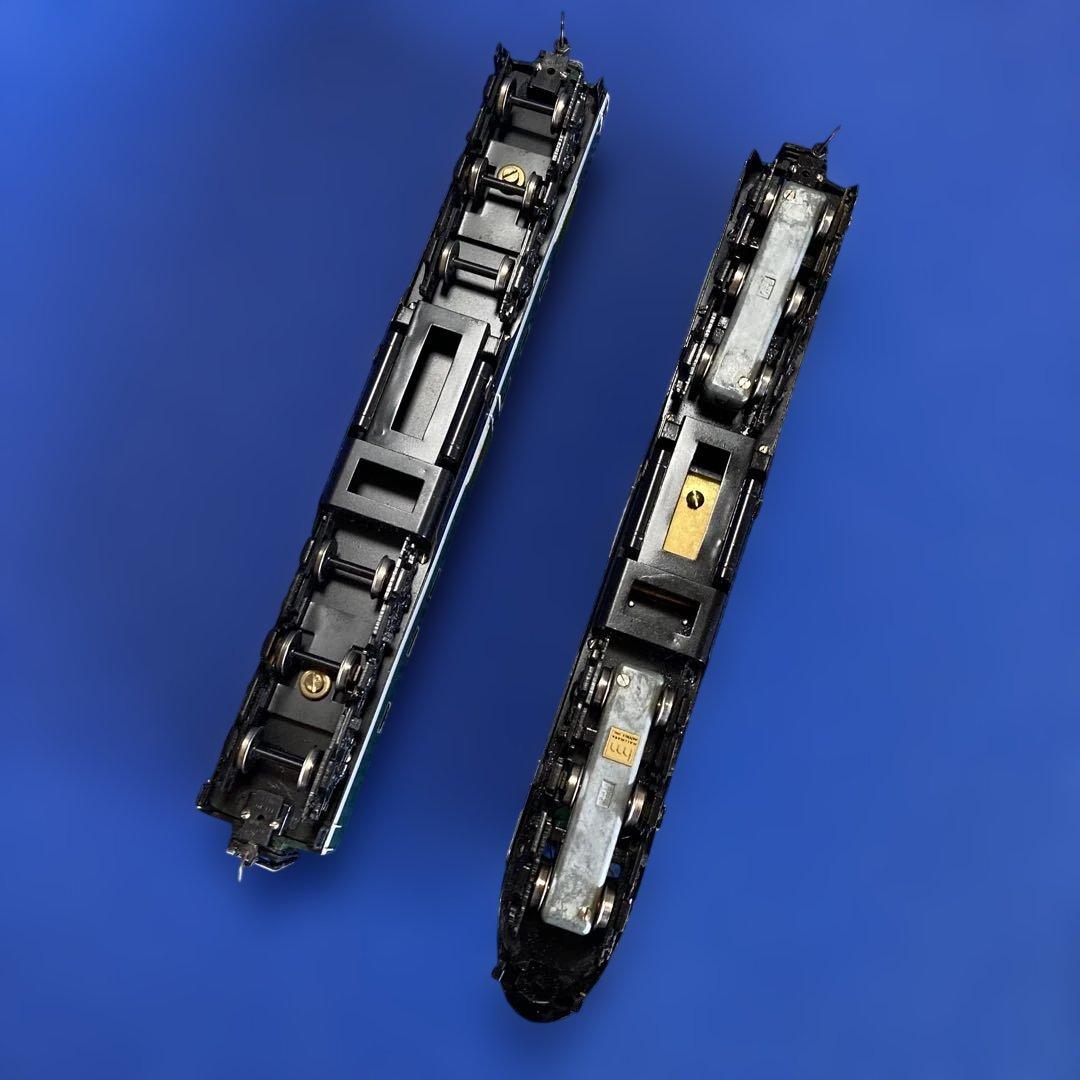 アメリカ型金属製HOゲージ機関車 2両セット