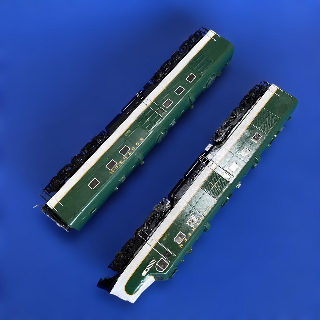 アメリカ型金属製HOゲージ機関車 2両セット