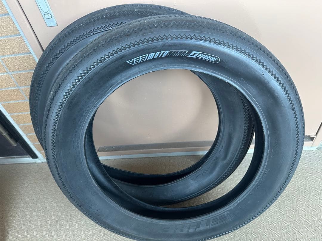 20×4.0 VEE ZIGZAG タイヤのみ2本セット