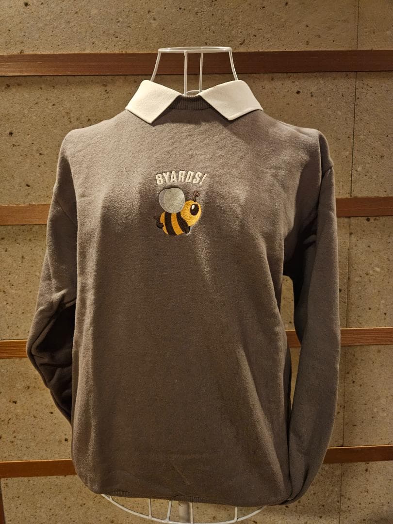 HACHIYARDS 蜂刺繍 長袖トレーナー襟付