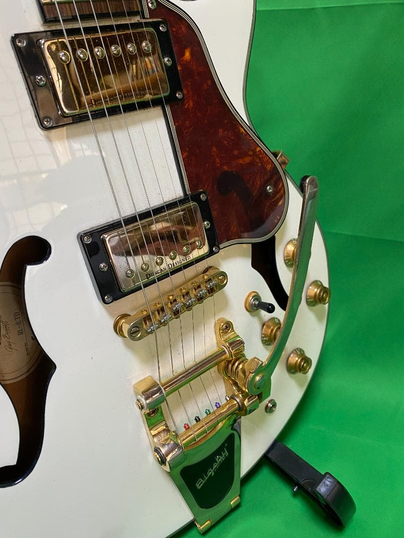 Greg Bennett RL4LTD White　セミアコ