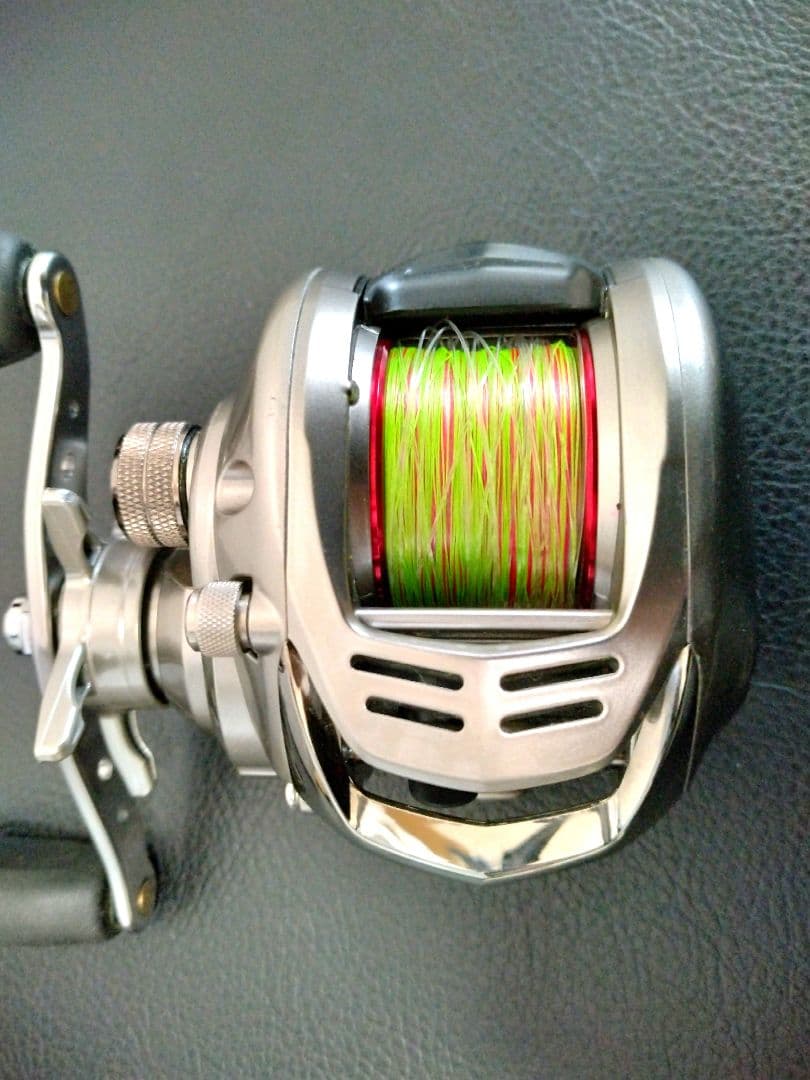 【美品特価】ダイワAGGREST 100SH右巻き ベイトリール鯛ラバラバージグ