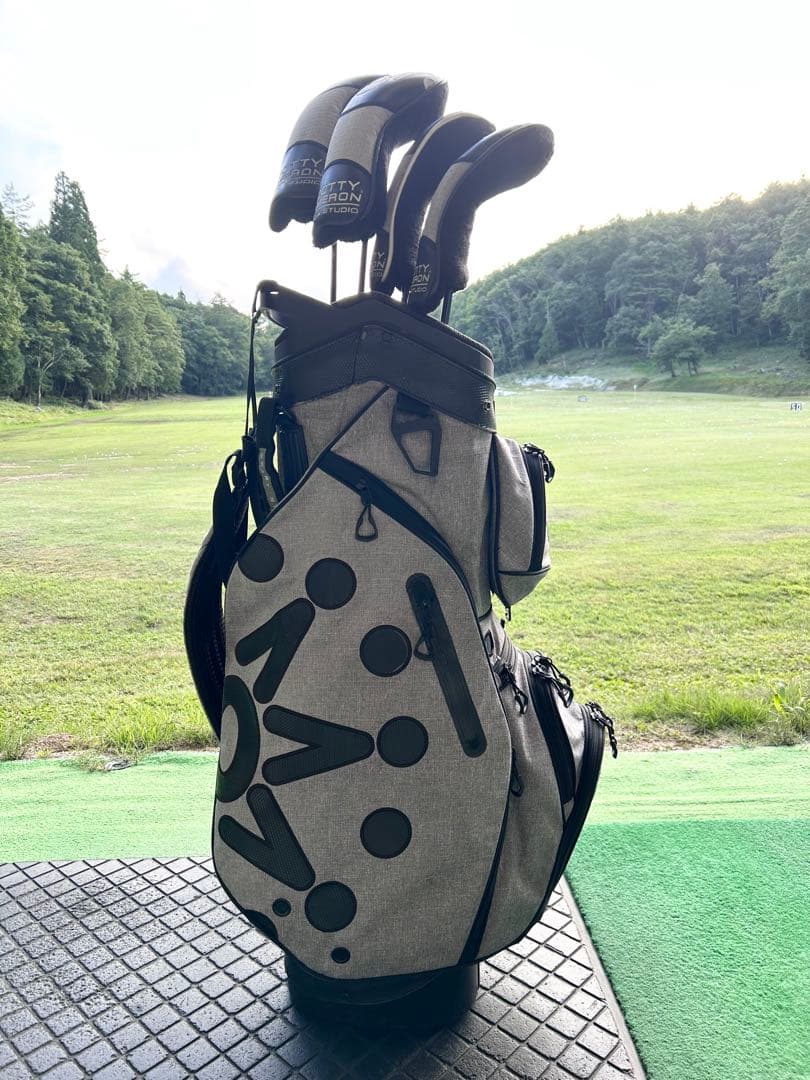 スコッティキャメロン　キャディバッグヘッドカバー付き