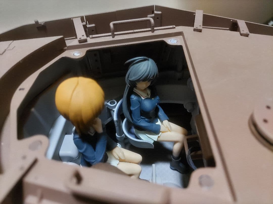 川*忍様 ガールズ&パンツァー　Ⅳ号戦車作る　アシェットジャパン　完成品　操作説