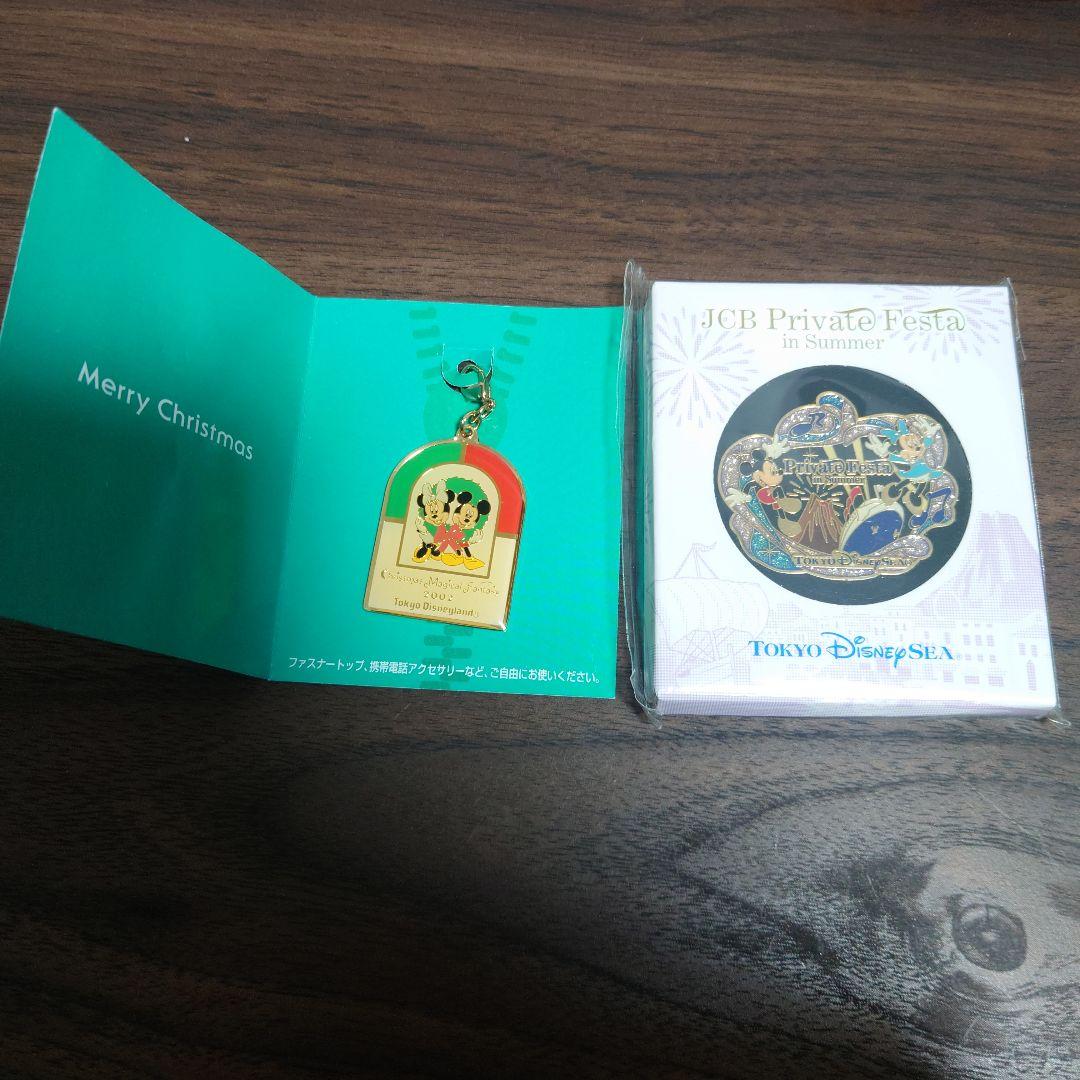 JCB ディズニー　ピンバッジ＆ストラップセット