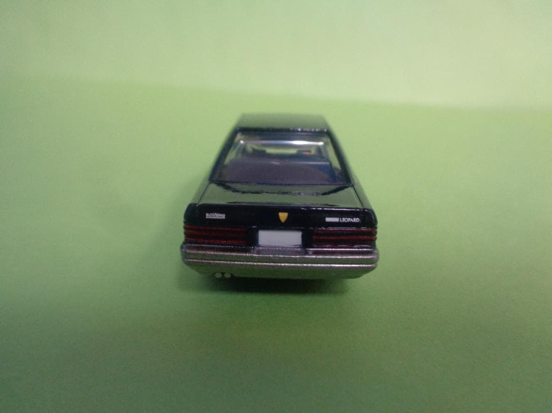 トミカプレミアム　タカラトミーモール　日産レパード