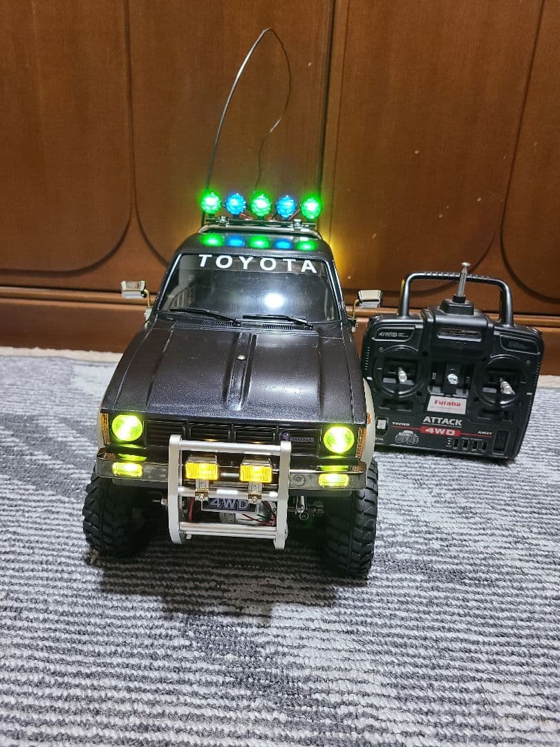 タミヤラジコン1/10ハイラックス ハイリフトプロポ付 組立済みライトユニット付