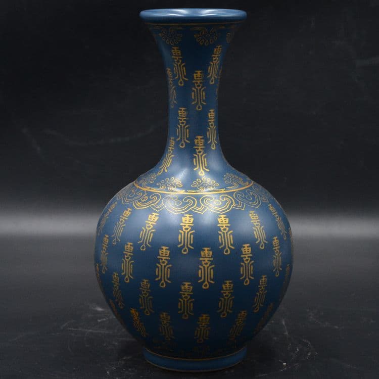 清雍正孔雀藍釉画金寿字紋賞瓶  工芸品 美術品 置物