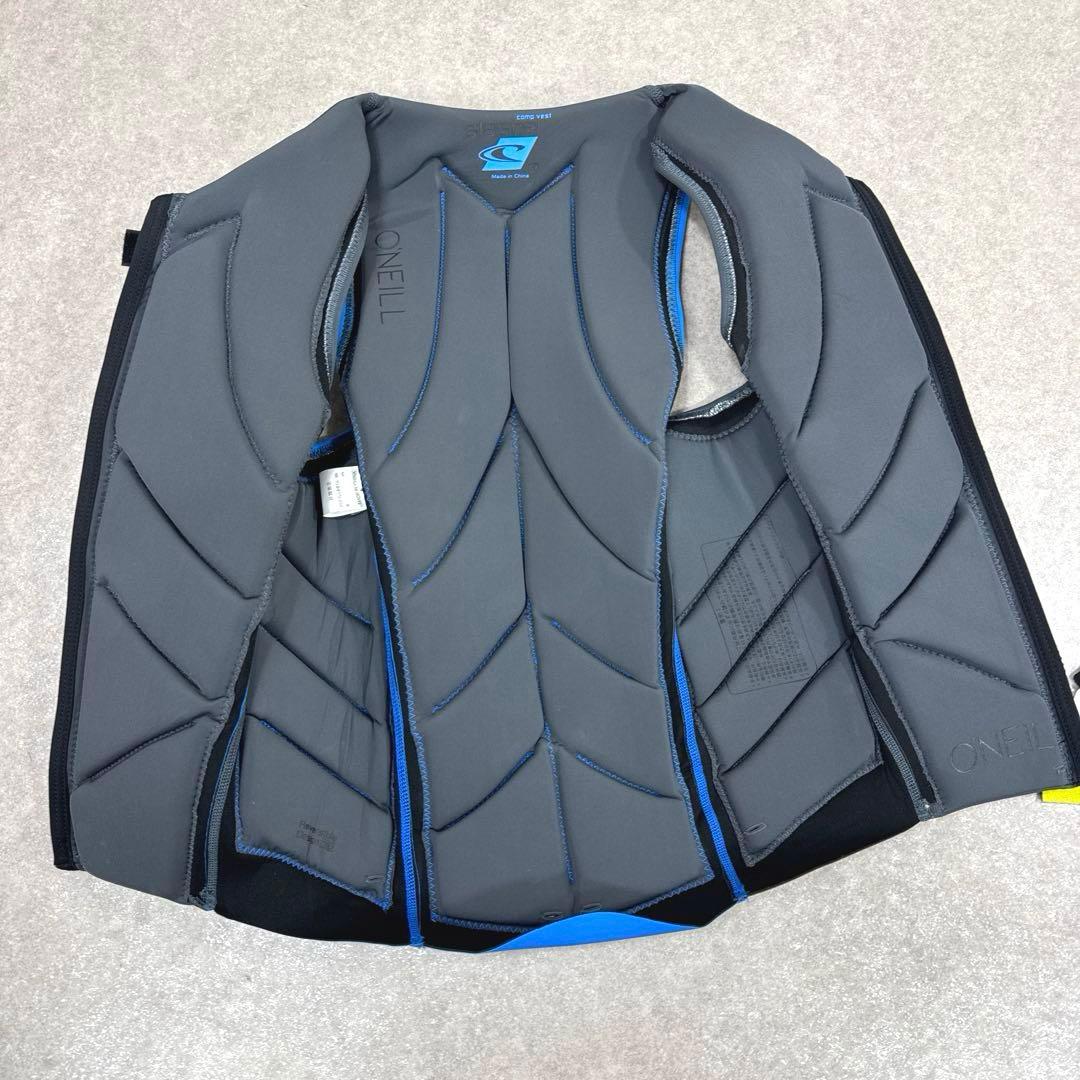 未使用 O'NEILL オニール スラッシャー コンペ ベスト タグ付き