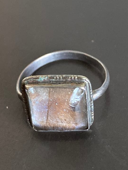 蝶々の羽根リング　骨董品