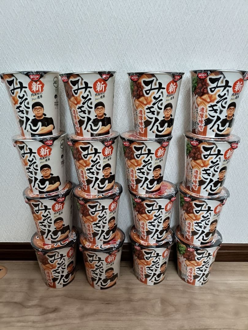 日清 みそきん 濃厚味噌 みそきん　カップラーメン 16個セット