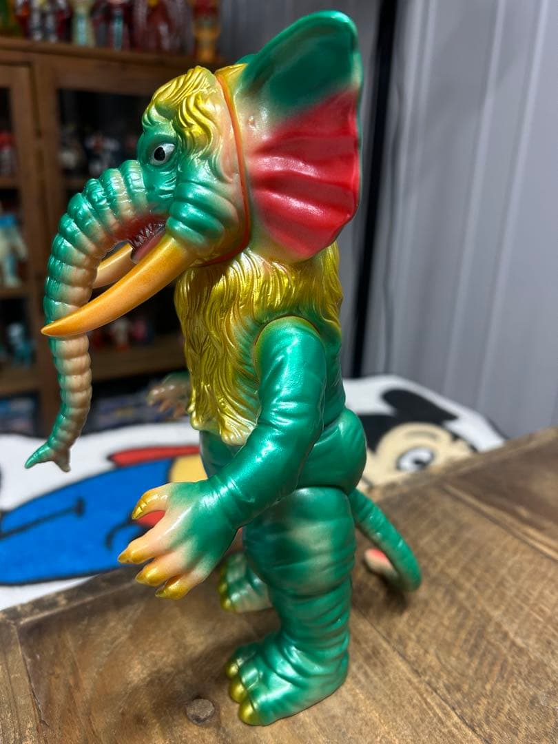 ブルマァク　怪獣シリーズ　タイガン　フィギュア　ソフビ　墓場の画廊