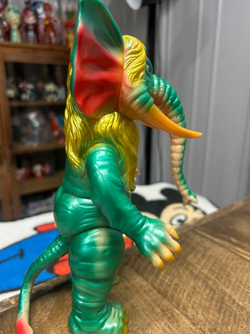 ブルマァク　怪獣シリーズ　タイガン　フィギュア　ソフビ　墓場の画廊