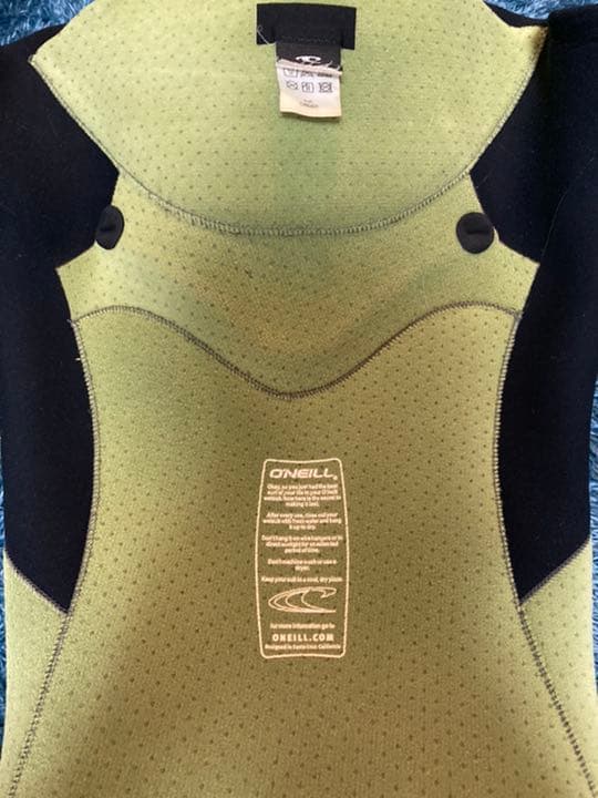 暖かさと動きやすさとカッコ良さの揃ったウエットスーツ！！