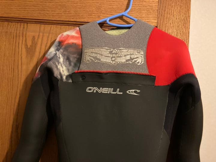 暖かさと動きやすさとカッコ良さの揃ったウエットスーツ！！